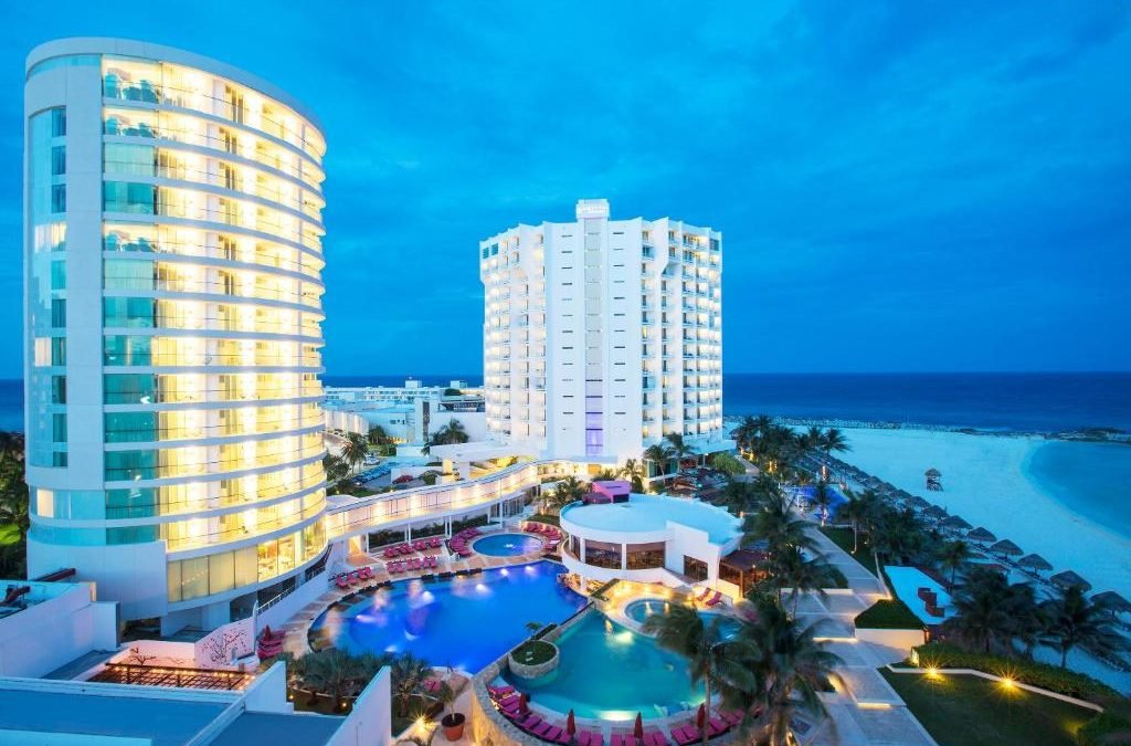 Krystal Altitude Cancun – Cancun Hotels